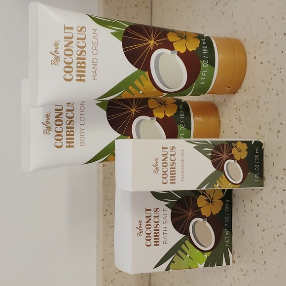 Coconut Hibiscus 🌺 Spa Lotion, Message Oil & Bath Salt Set - Picture 1 of 6